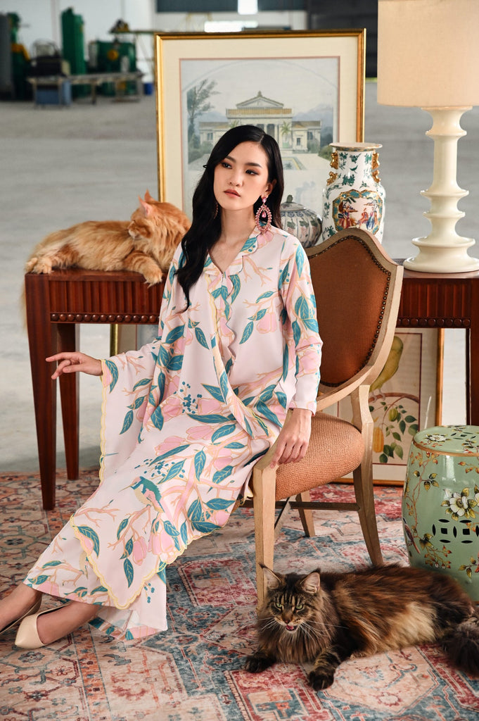 The Glow Women Petals Kebaya Set - Orchard