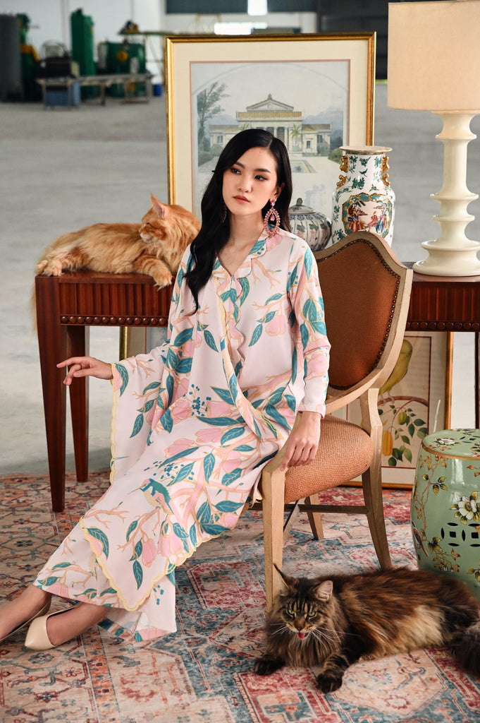 The Glow Women Petals Kebaya Set - Orchard
