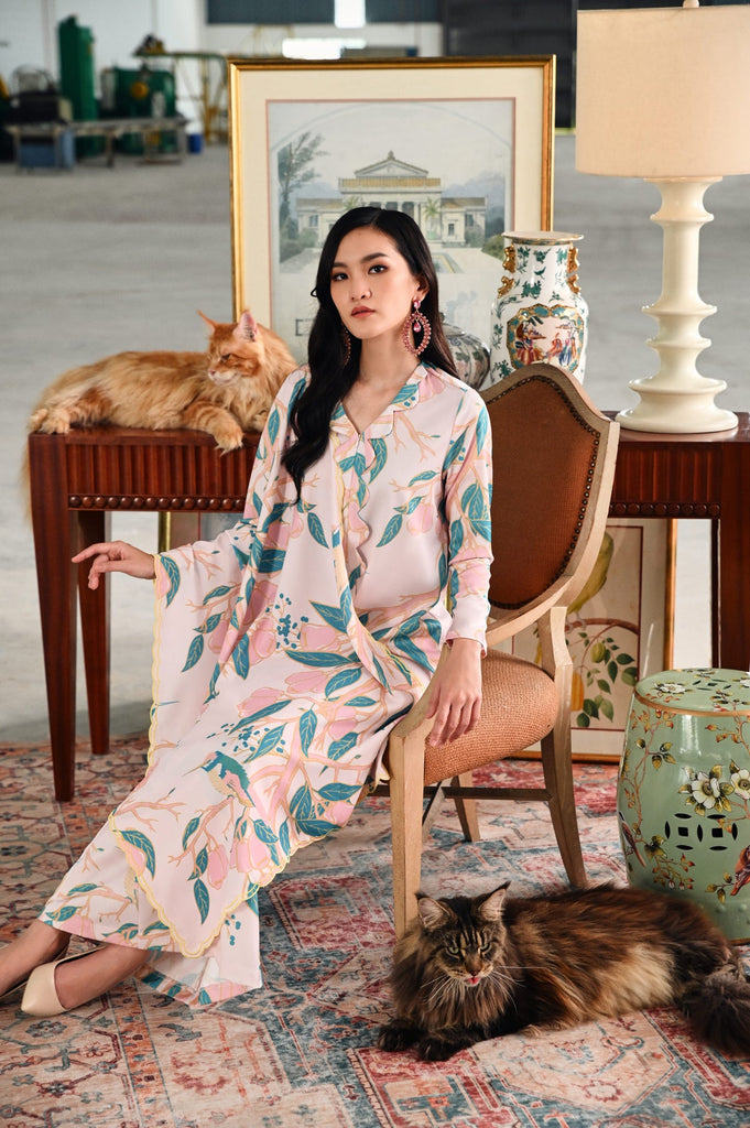 The Glow Women Petals Kebaya Set - Orchard