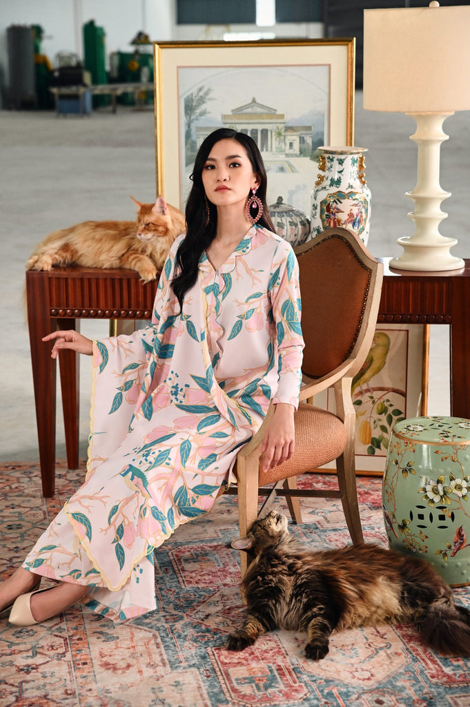 The Glow Women Petals Kebaya Set - Orchard