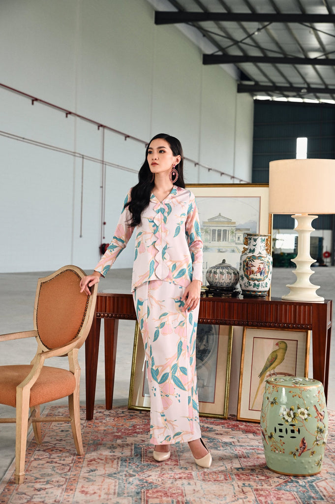 The Glow Women Petals Kebaya Set - Orchard