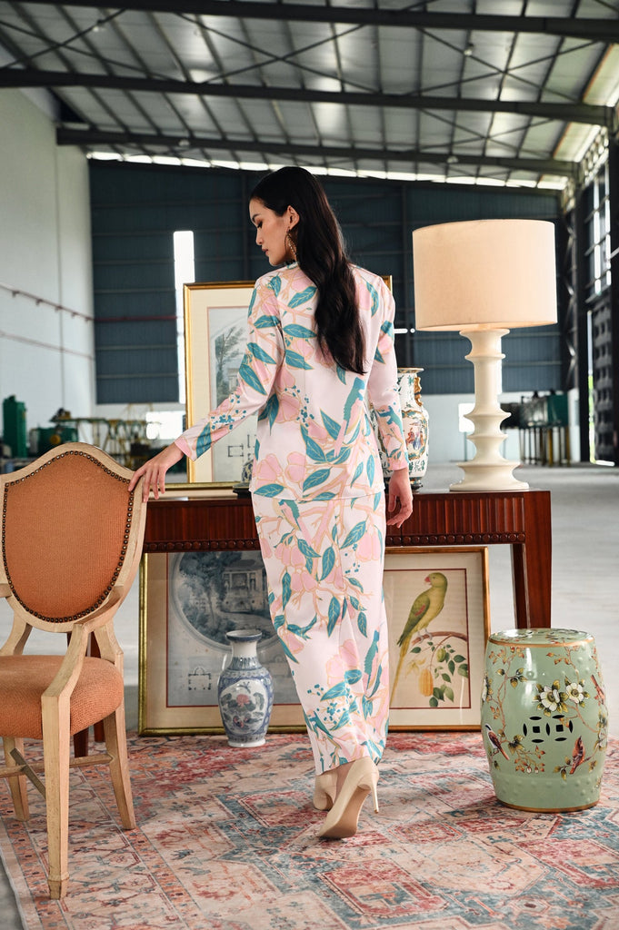 The Glow Women Petals Kebaya Set - Orchard