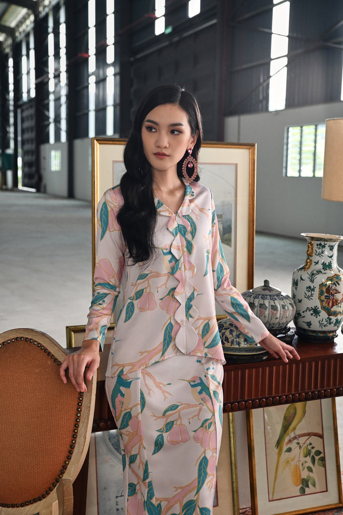 The Glow Women Petals Kebaya Set - Orchard