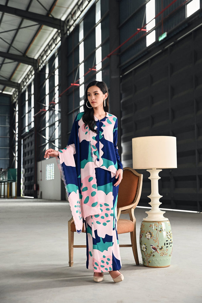 baju perempuan bergaya