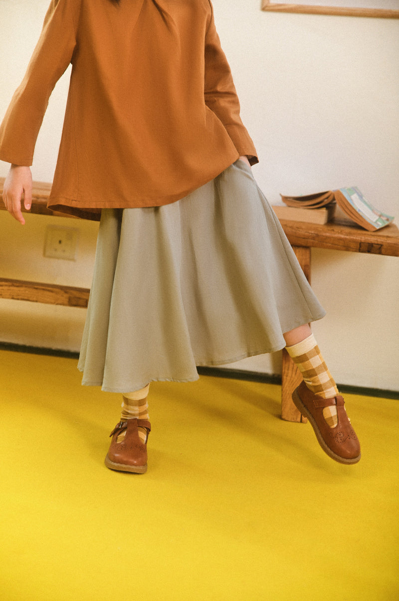 skirt kembang warna kelabu