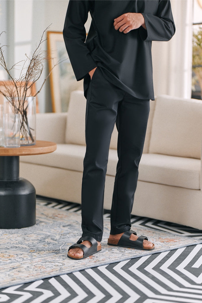 The Perfect Men Slim Fit Pants - Black