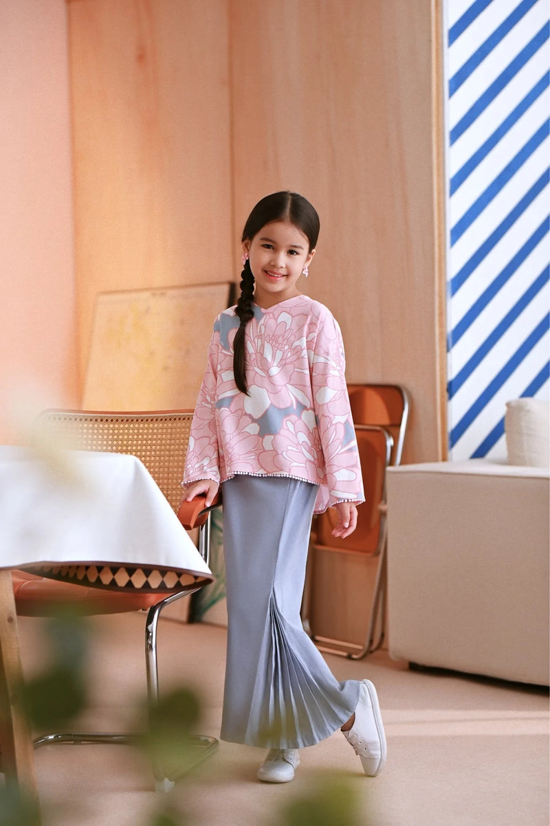 The Maraton Pleats Skirt - Light Pigeon Blue