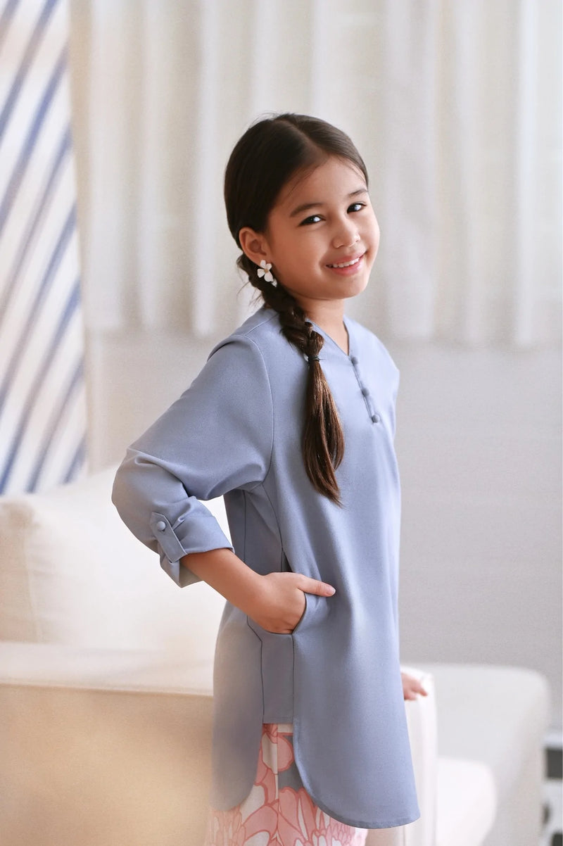 The Maraton Bright Tunic - Light Pigeon Blue