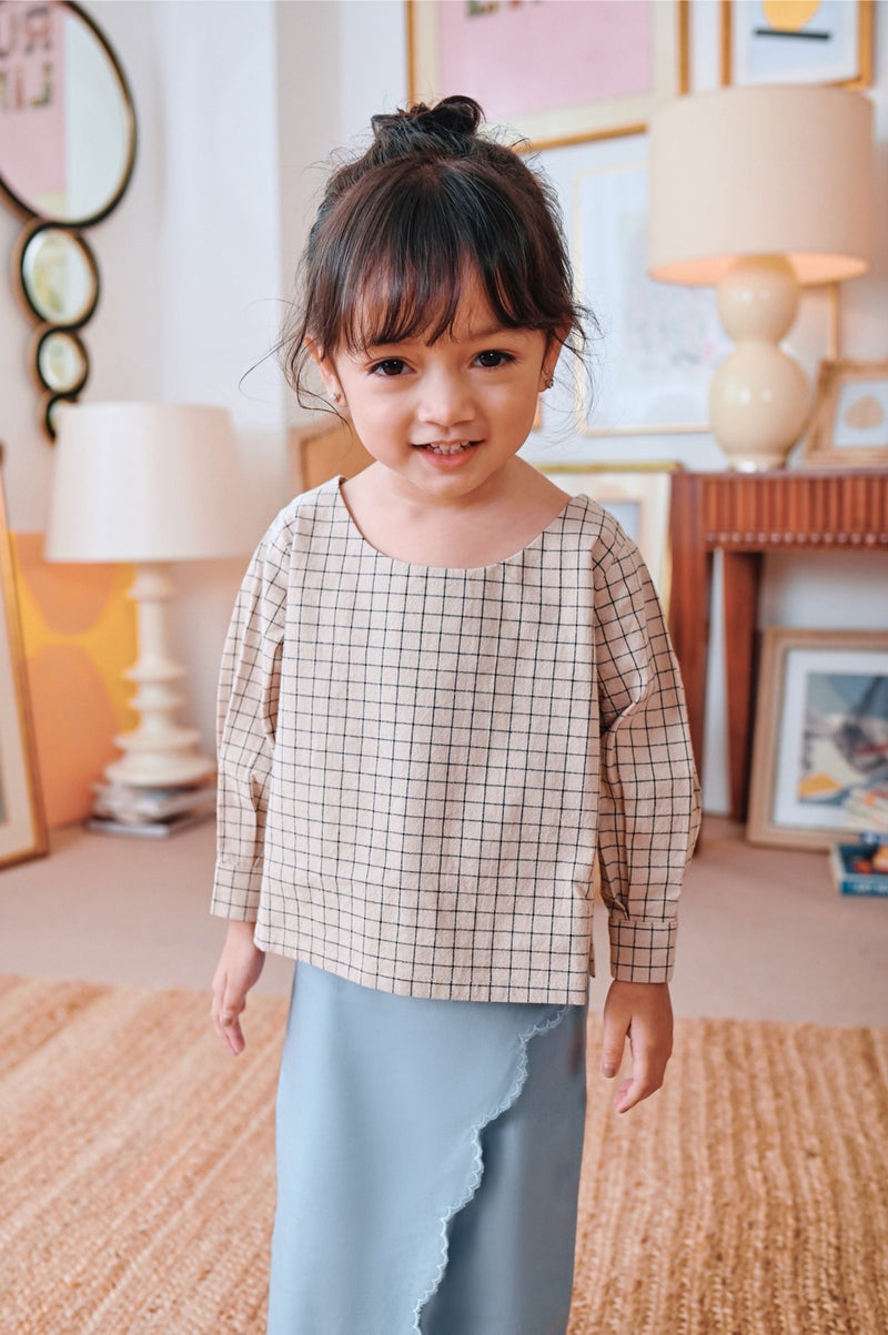 blouse petak budak perempuan