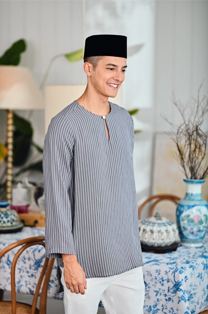 The Evergreen Men Pesak Kurta - Clay Stripe