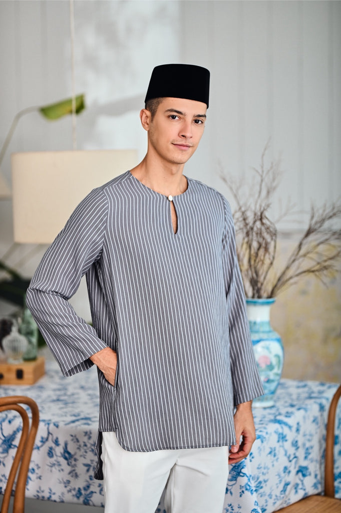 The Evergreen Men Pesak Kurta - Clay Stripe