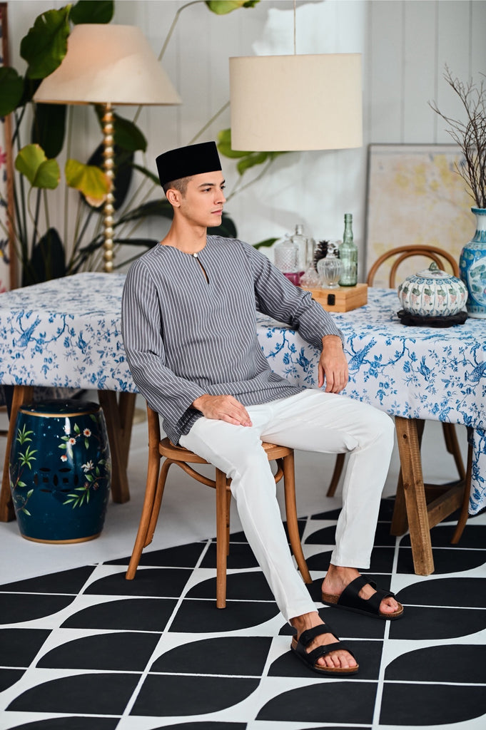The Evergreen Men Pesak Kurta - Clay Stripe