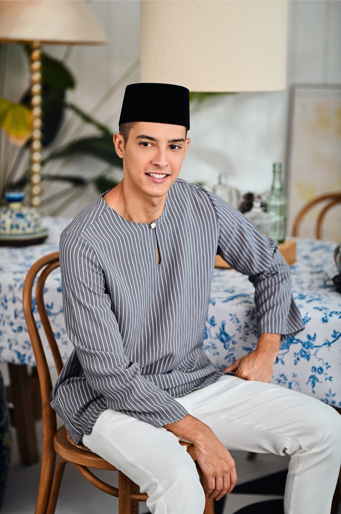 The Evergreen Men Pesak Kurta - Clay Stripe