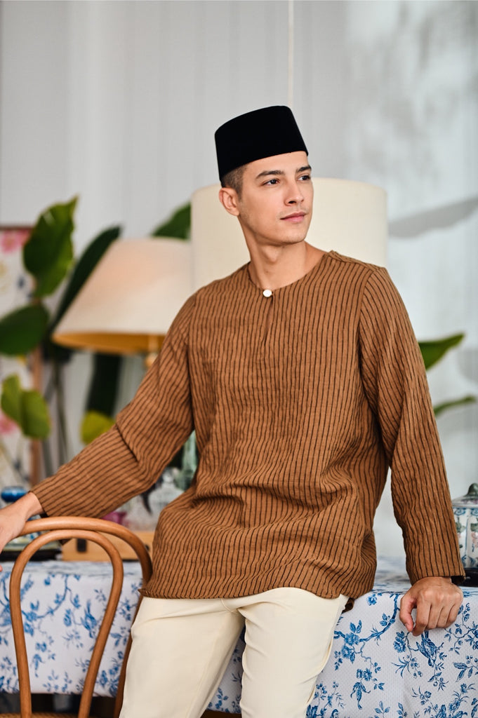 The Evergreen Men Pesak Kurta - Earth Stripe