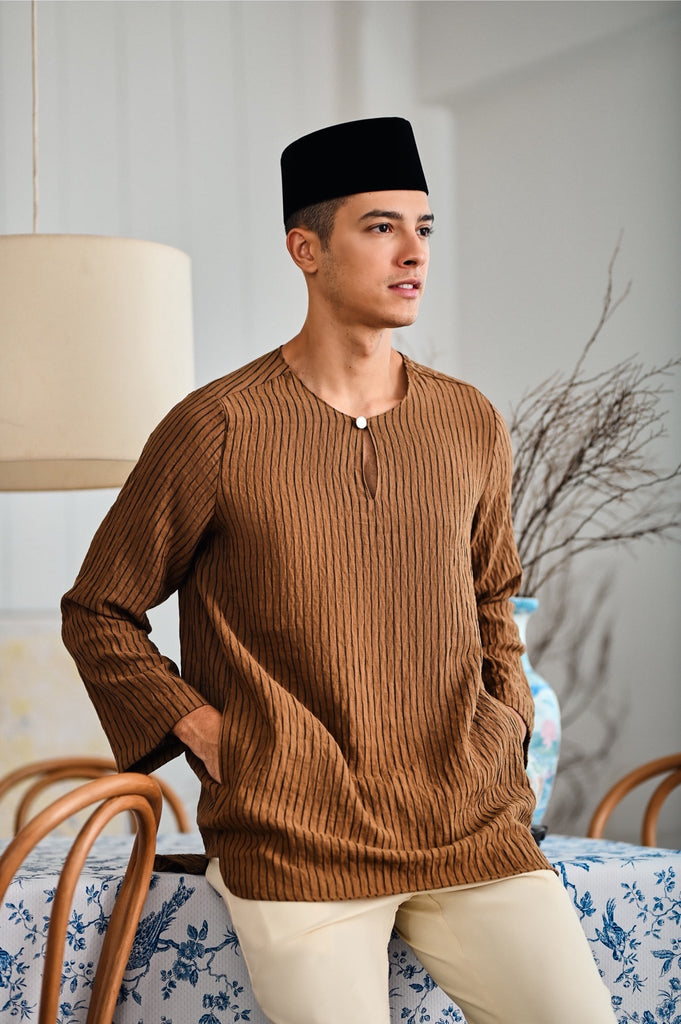 The Evergreen Men Pesak Kurta - Earth Stripe