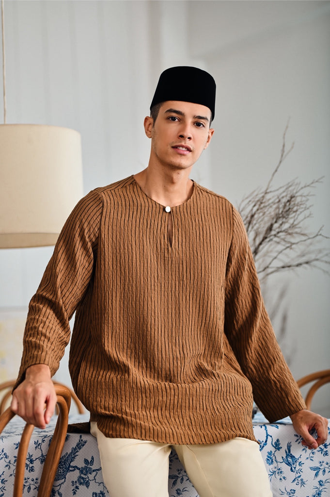 The Evergreen Men Pesak Kurta - Earth Stripe