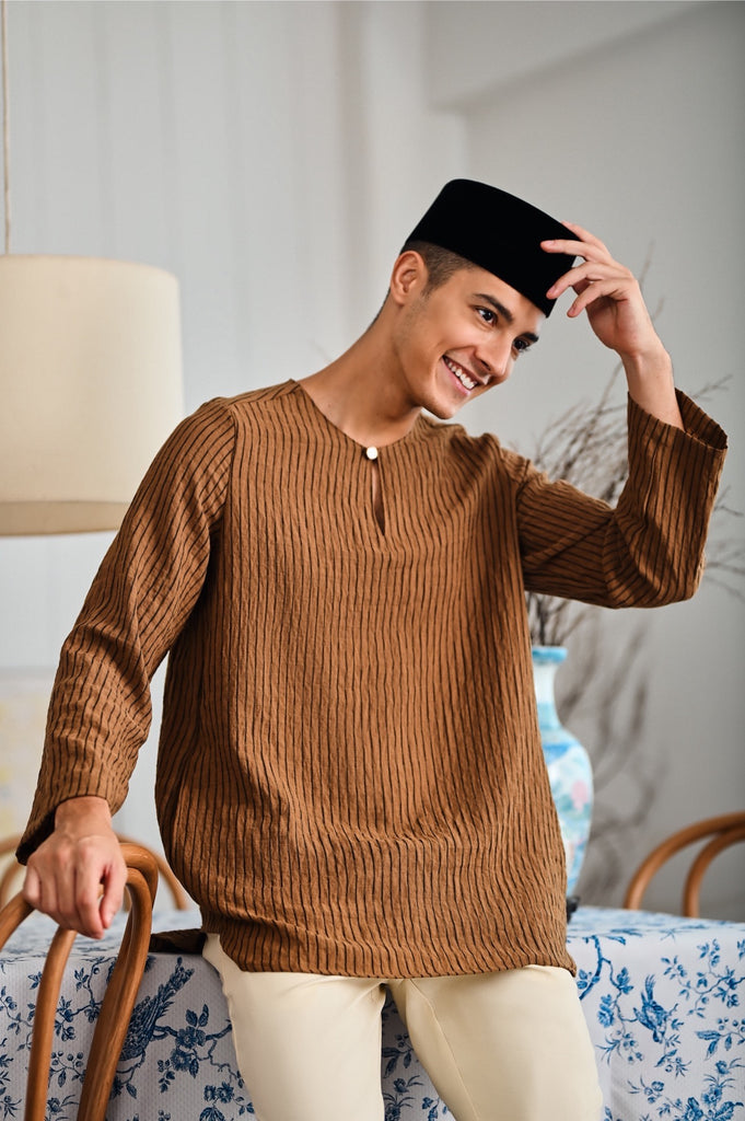 The Evergreen Men Pesak Kurta - Earth Stripe