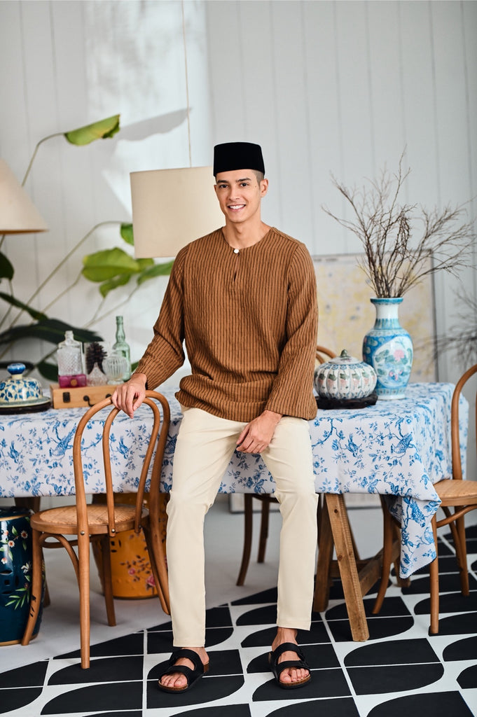 The Evergreen Men Pesak Kurta - Earth Stripe