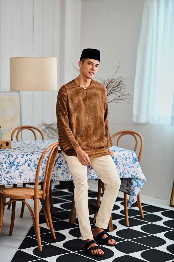The Evergreen Men Pesak Kurta - Earth Stripe