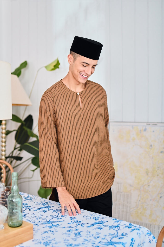 The Evergreen Men Pesak Kurta - Earth Stripe