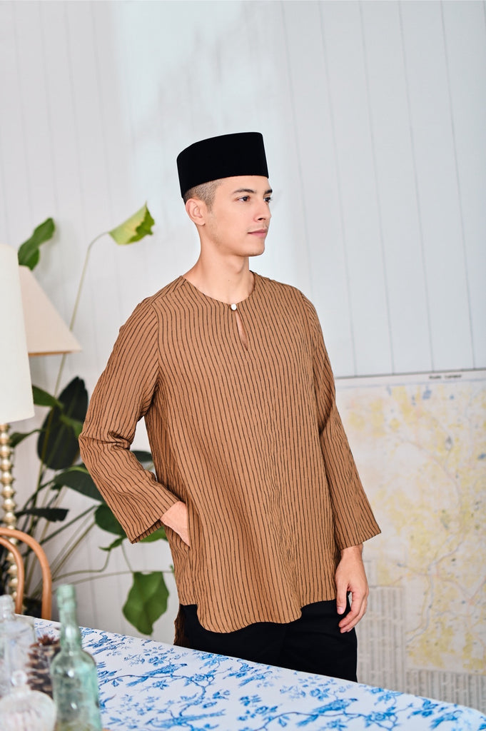 The Evergreen Men Pesak Kurta - Earth Stripe