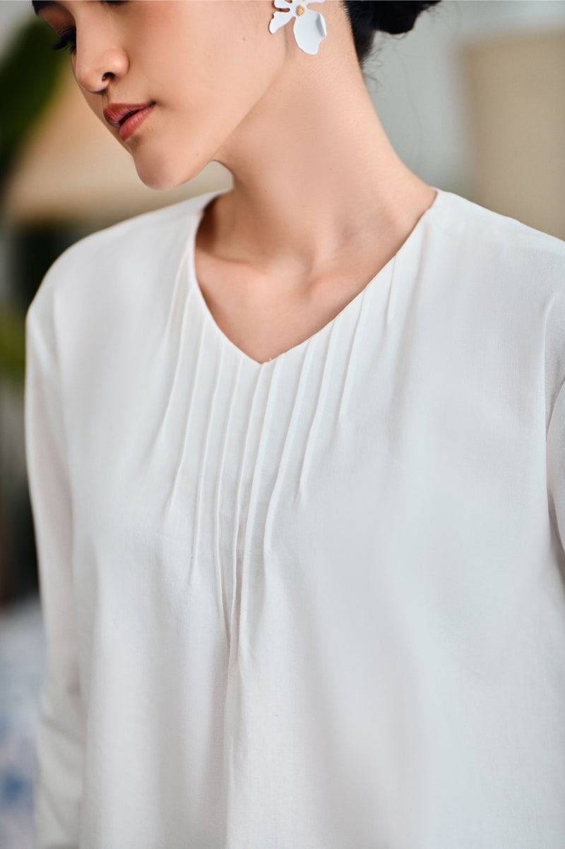 baju blouse moden putih perempuan