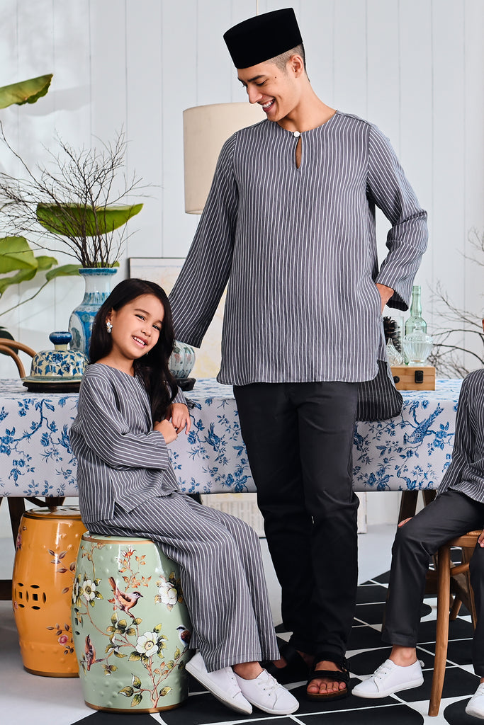 The Evergreen Men Pesak Kurta - Clay Stripe