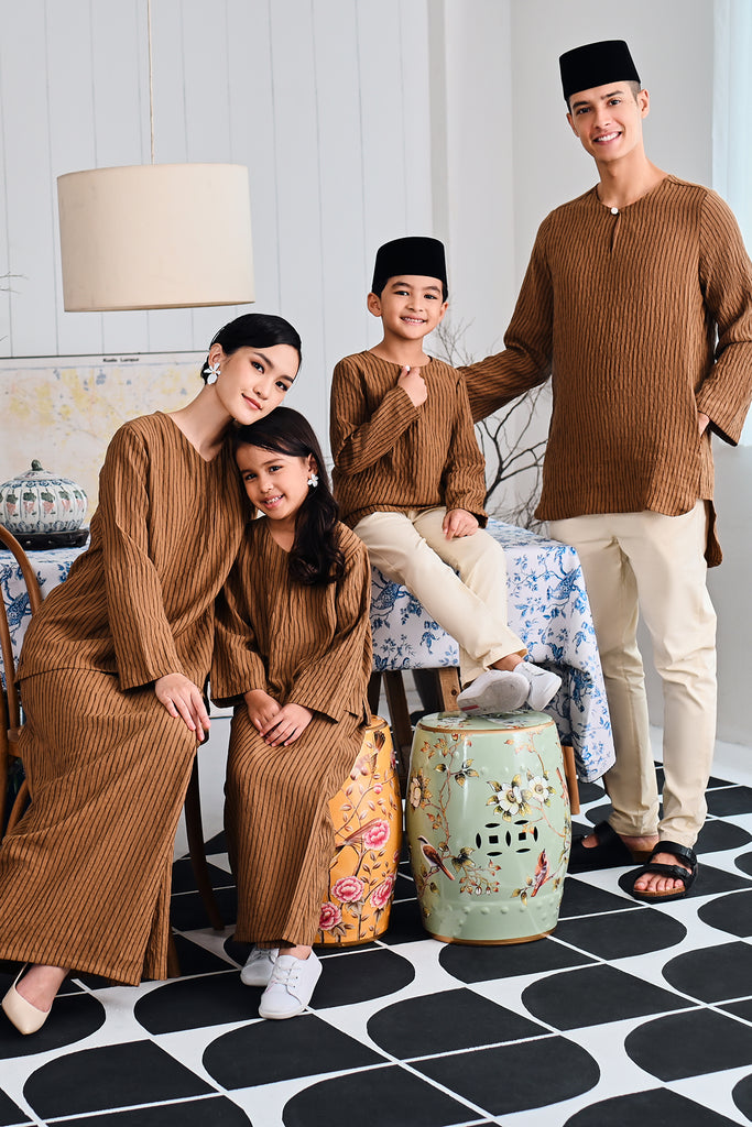 The Evergreen Men Pesak Kurta - Earth Stripe