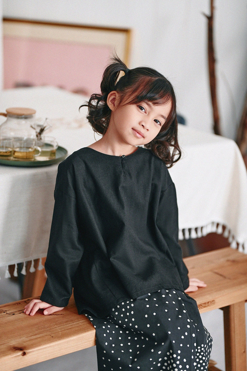 The Saat Kita Mulia Blouse - Black