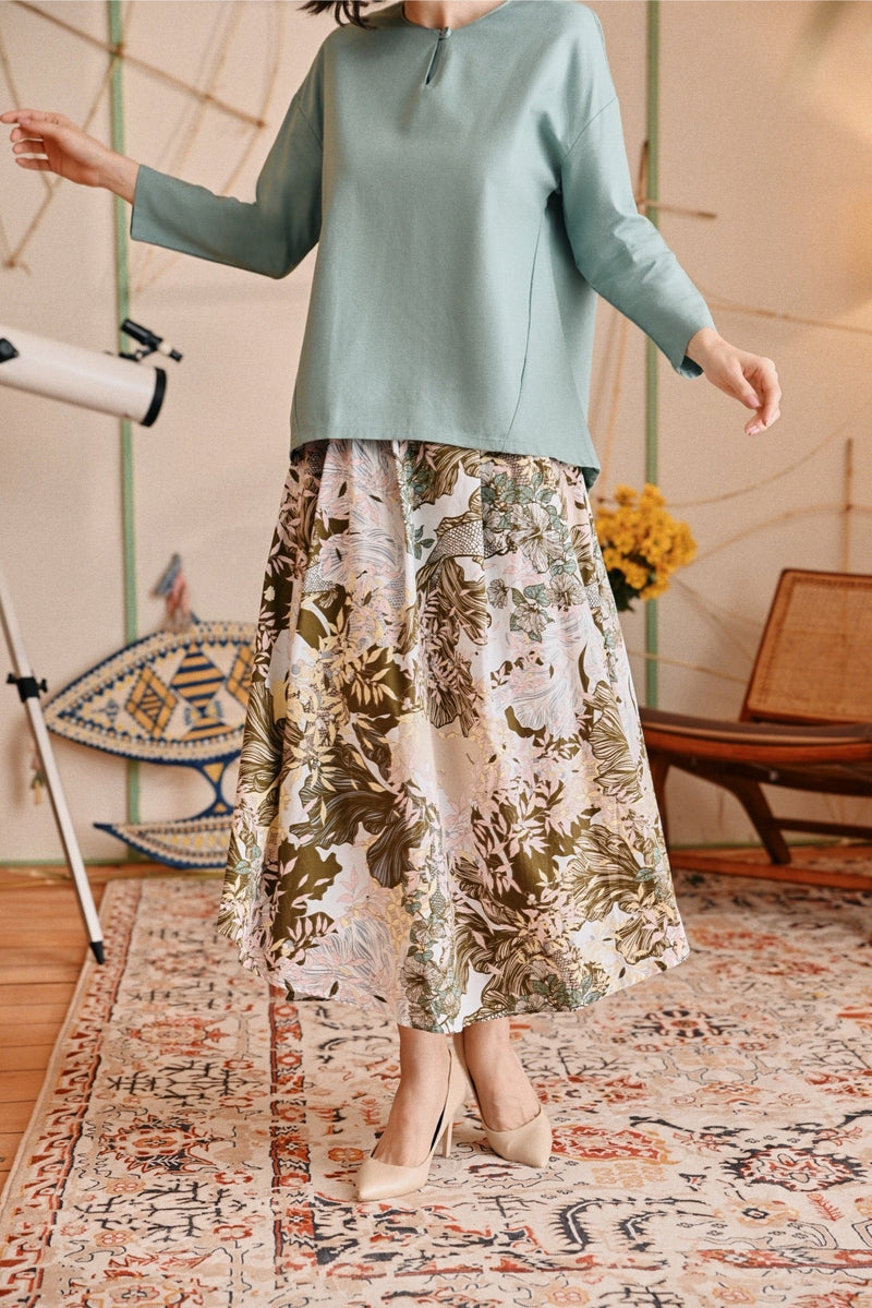 The Lembah Women Umbrella Skirt - Marsh