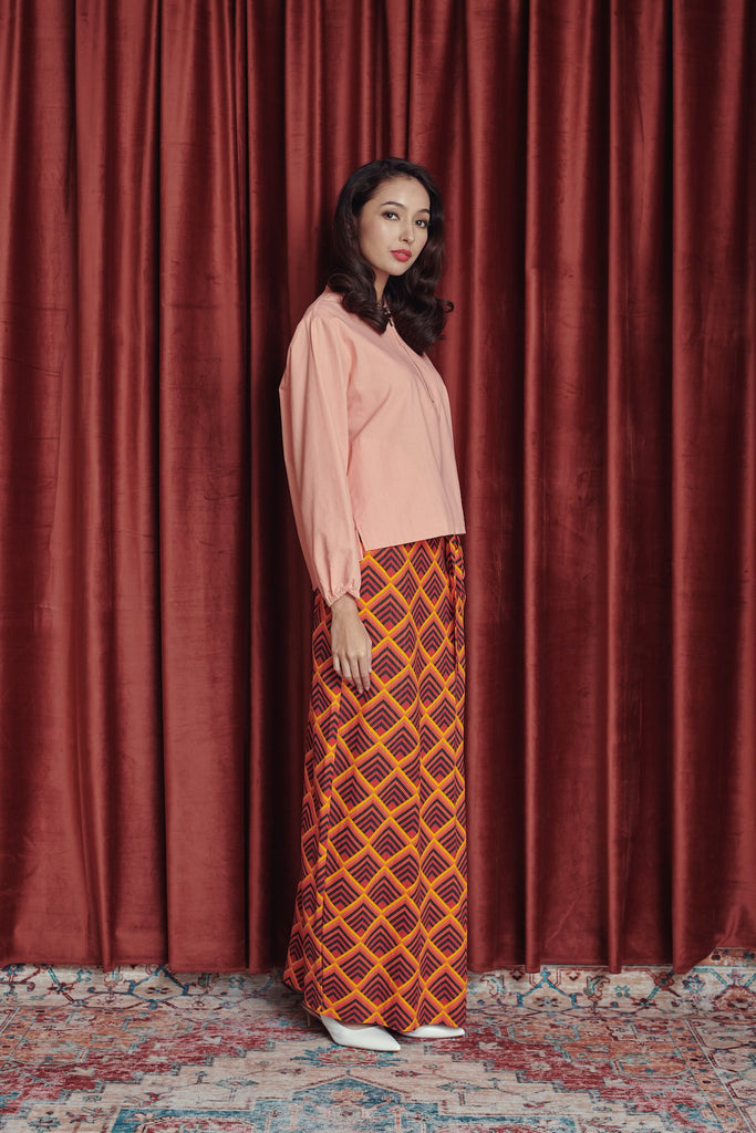 Woman Puff Sleeve Blouse match Skirt
