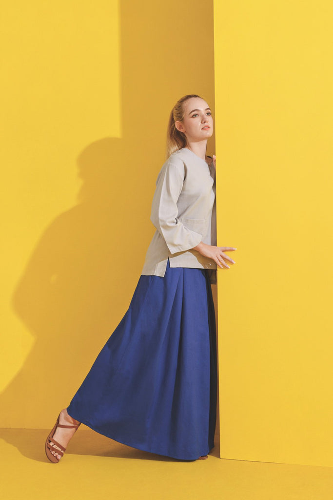 Light Grey Women Relaxed Blouse match Classic Blue Skirt
