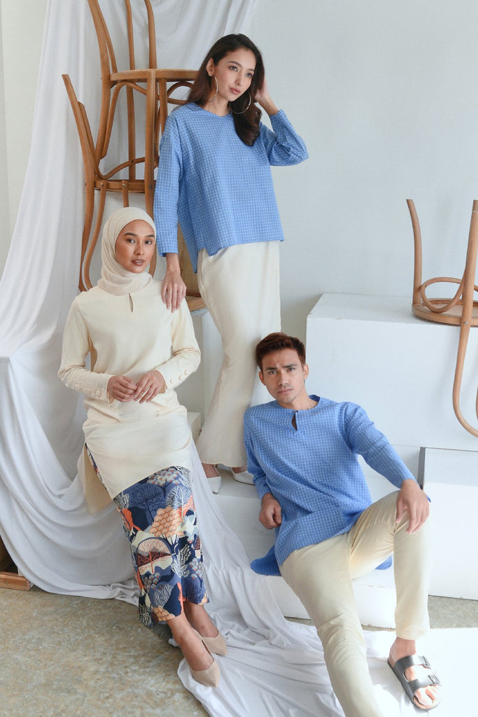 The Sungai Women Tropika Blouse - Sky Checked