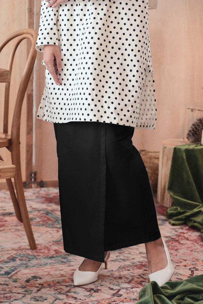 kain cotton selisih hitam