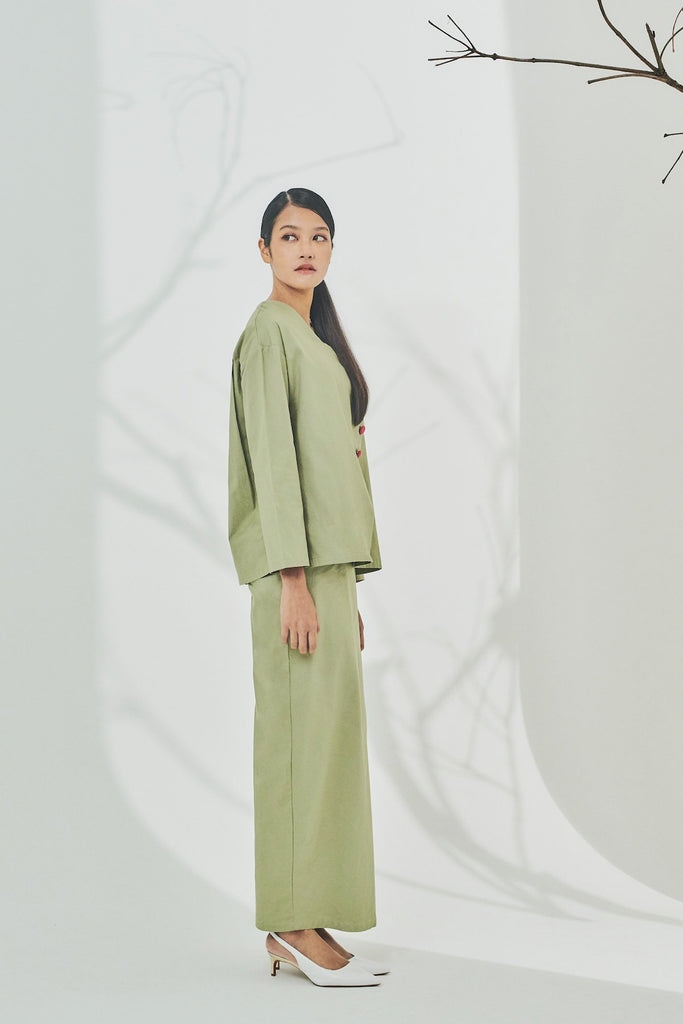 Olive Green Pakaian Wanita