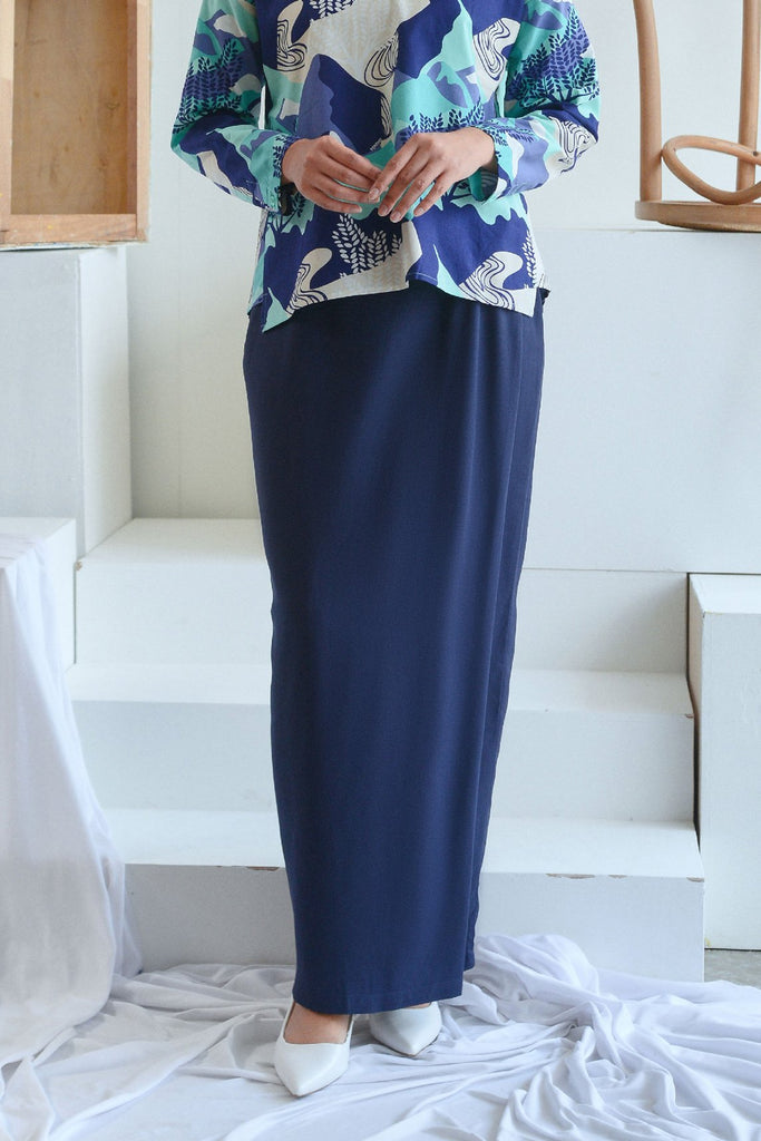 kain lipat depan plain biru