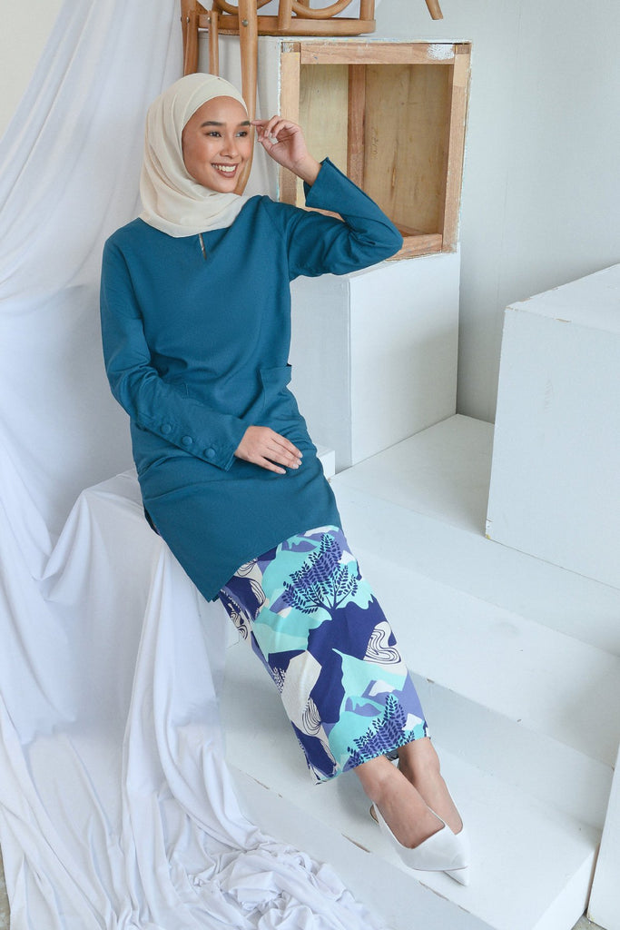 The Sungai Women Pockets Kurung Blouse - Teal