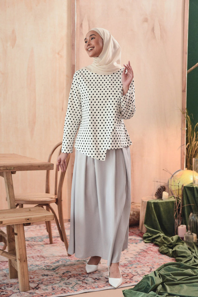 blouse perempuan selesa polka dot