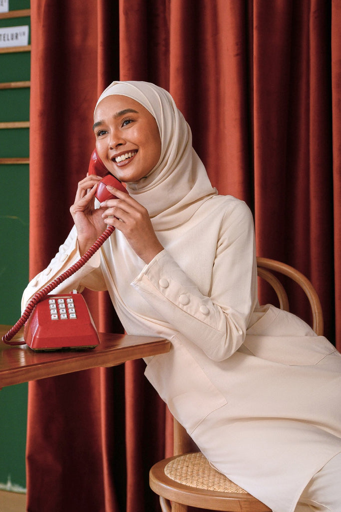 The Sungai Women Pockets Kurung Blouse - Cream