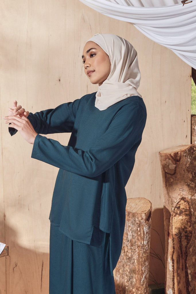 The Balik Women Pesak Blouse - Emerald Green