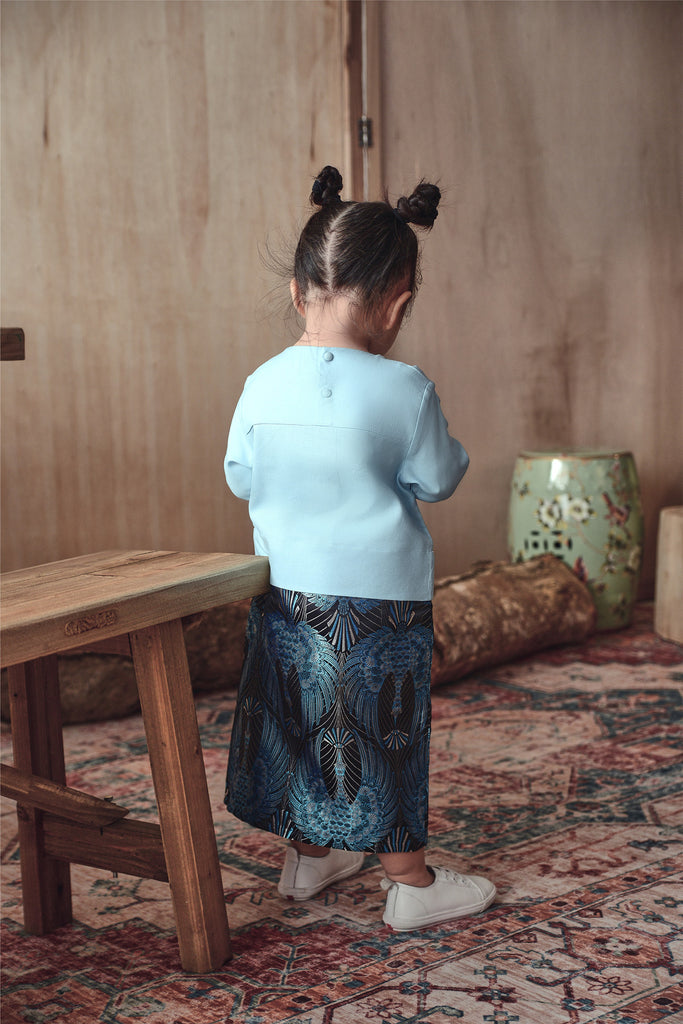 baju kurung budak perempuan dan kain biru hitam
