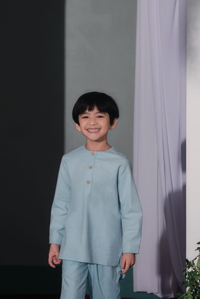 kurta budak biru cair