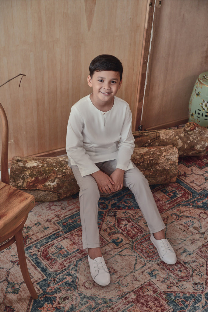 kurta poket budak lelaki putih