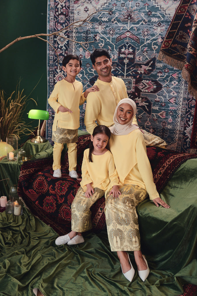set keluarga kuning pastel