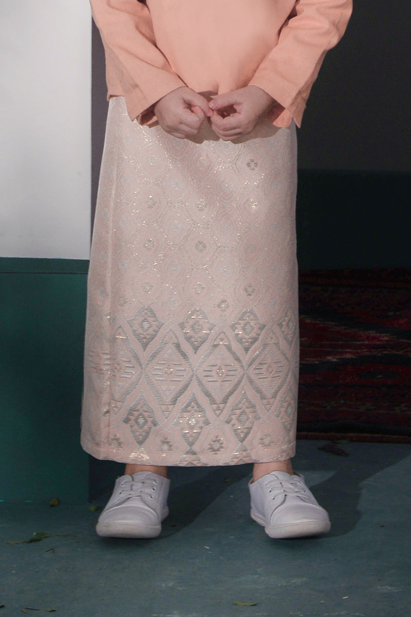 kain jacquard budak perempuan