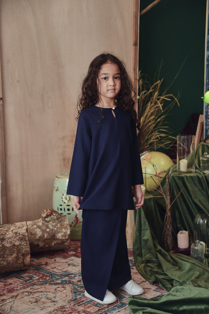 baju kurung sepasang biru