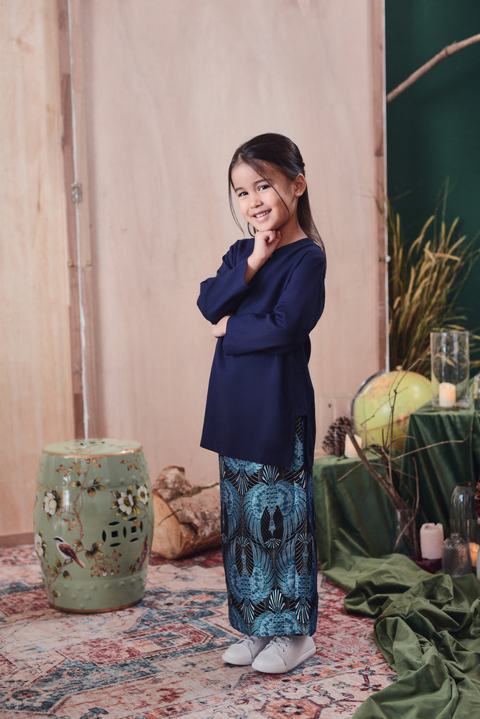 baju kurung budak biru gelap