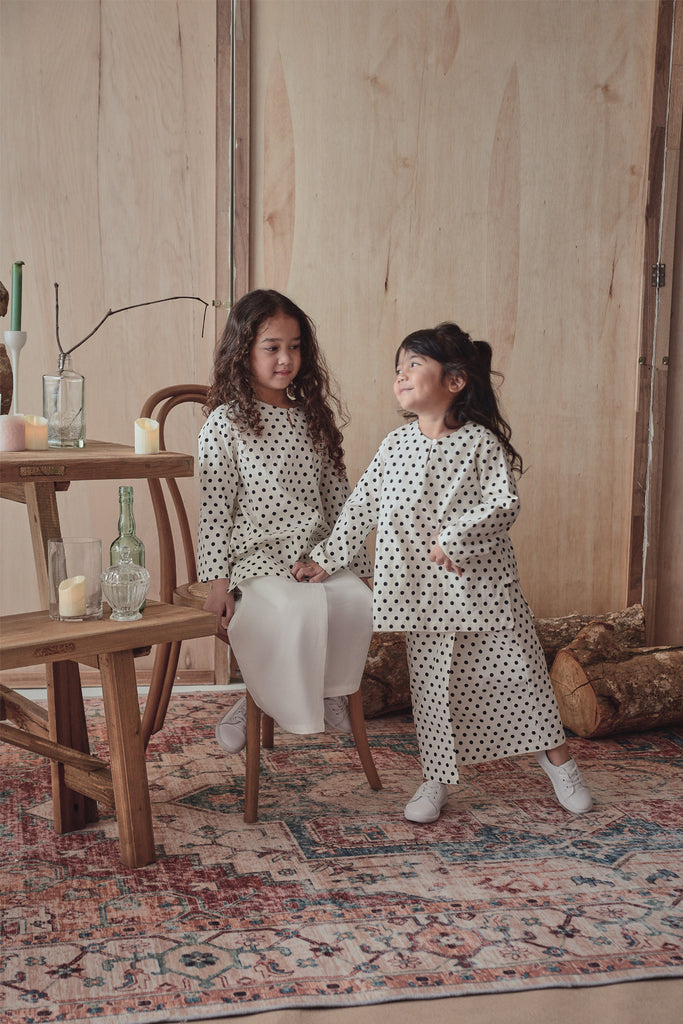 The Legend Overlay Skirt - Bersih