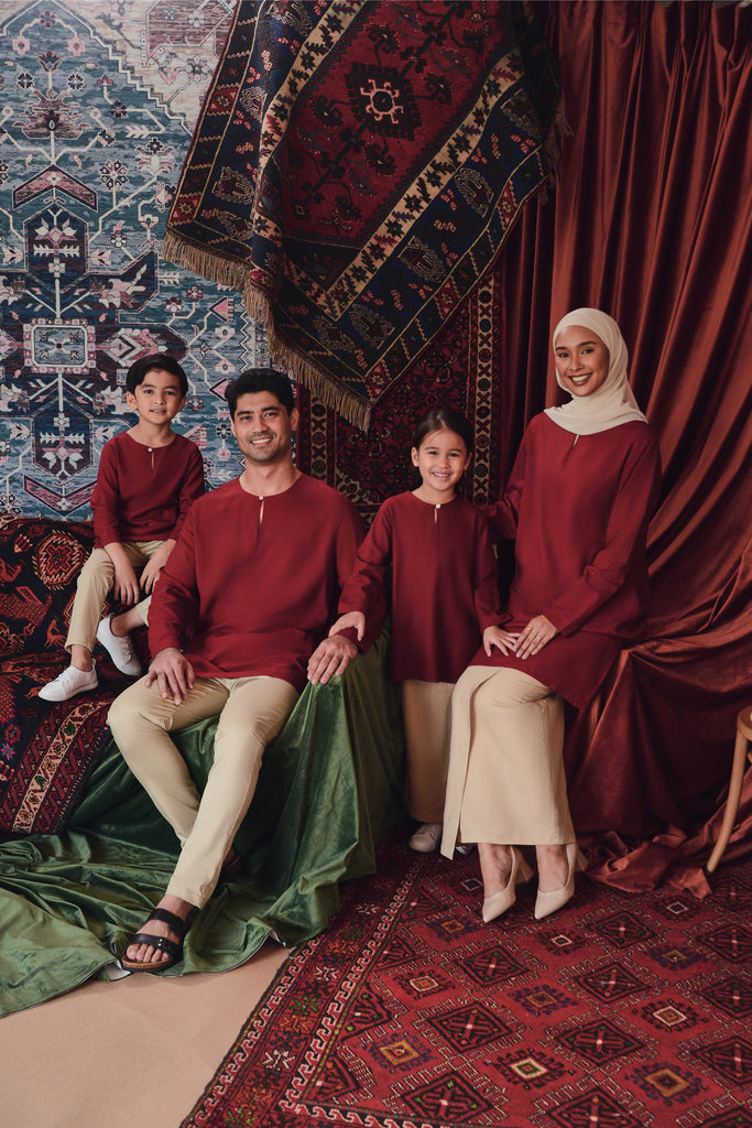 sedondon keluarga tema merah khaki
