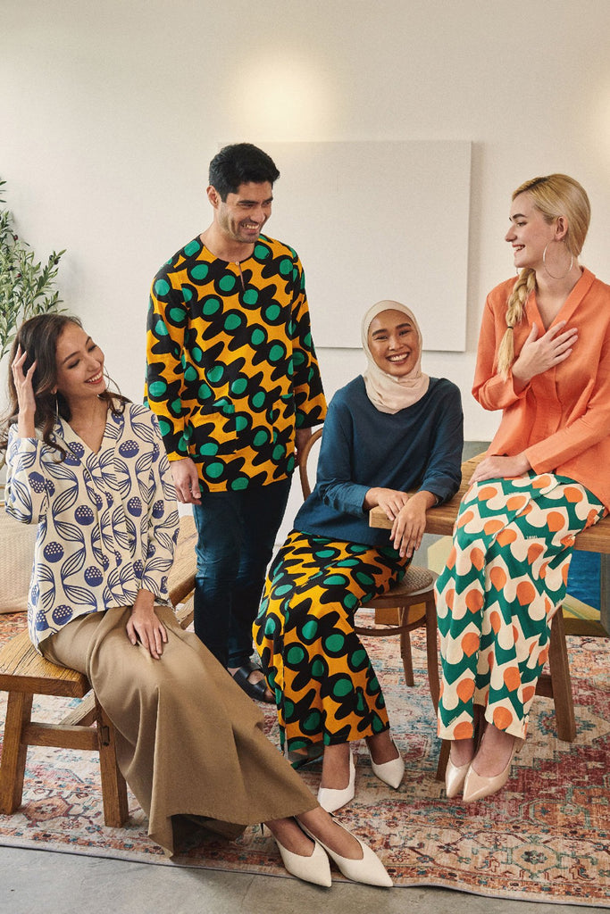 Rasa Sayang Women Kebaya Blouse - Delima
